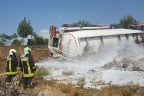 Kumkısık’ta tanker devrildi, faciaya ramak kaldı