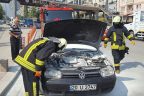 Otomobil alev aldı, itfaiye söndürdü