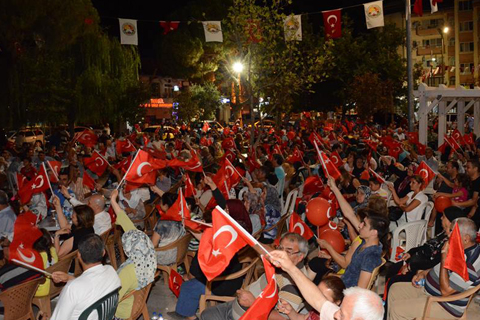 Sarayköy şehitler için tek yürek oldu