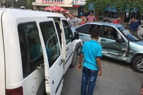 Acıpayam’da 2 trafik kazası, 4 yaralı