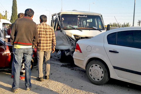 İzmir karayolundaki kazada 2 kişi yaralandı