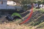 Otomobil arsaya uçtu, sürücü ucuz kurtuldu