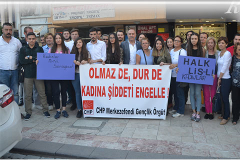 CHP’li gençlerden kadına şiddet protestosu