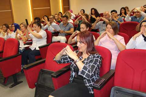 Hastane personeline işaret dili eğitimi