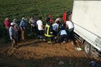 Acıpayam’da kamyon karpuz tarlasına uçtu