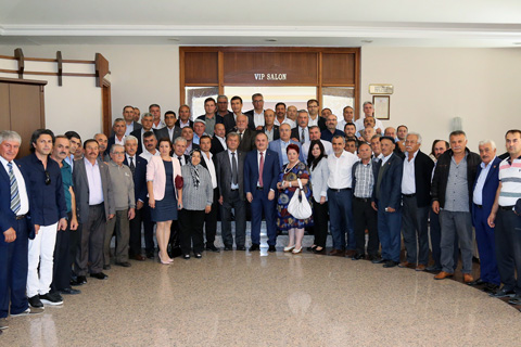 Gürlesin, muhtarlarla bir araya geldi