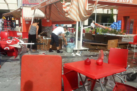Otogar’da rüzgar devirdi geçti