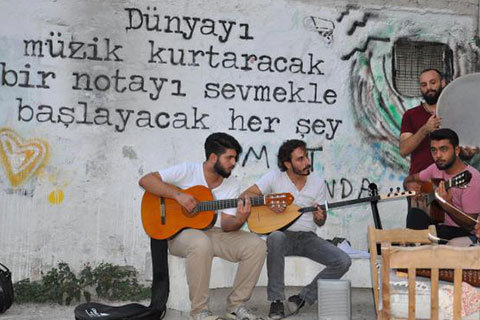 Denizli kumpanyasında sokak sanatçıları birleşti