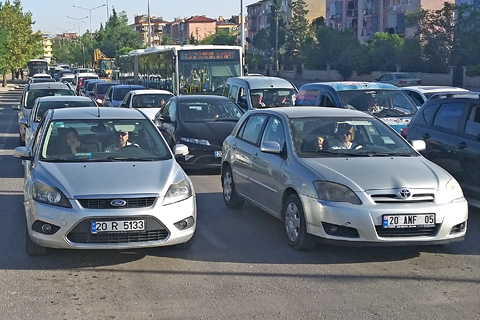 Trafikte ilk gün çilesi