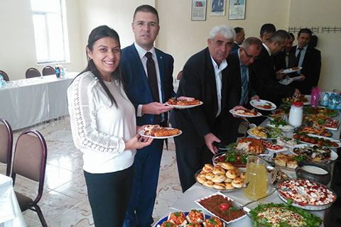 Aşçı yardımcısı oldular