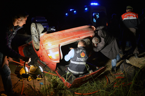 Çivril’deki trafik kazasında 6 kişi yaralandı