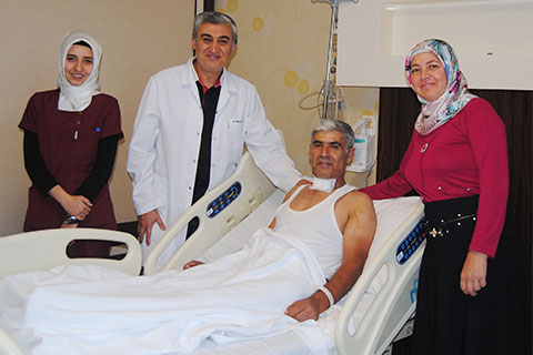 Boğazındaki demir parçası 15 ay sonra fark edildi