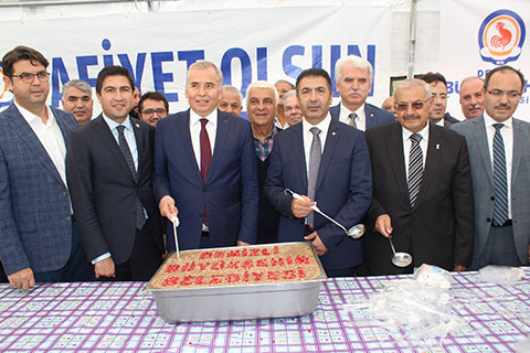 Büyükşehir’den 10 bin kişiye aşure