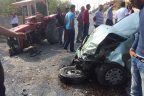 Çal-İsabey’de otomobil ile traktör çarpıştı