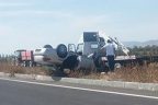 Takla attı, ters döndü