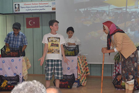 Gıda gününü tiyatroyla kutladılar