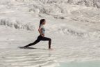 Ebru Şallı, travertenlerde spor yaptı