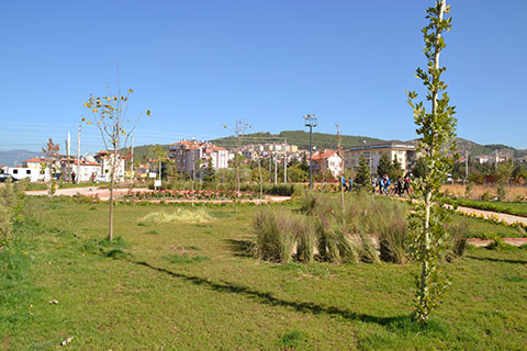 Tavas’a iki park birden
