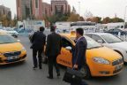 Bakan Zeybekci, toplantıya taksiyle yetişti