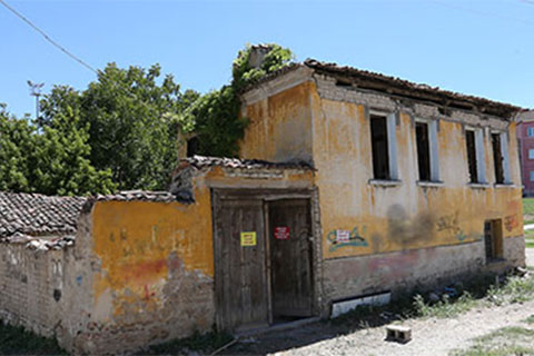 Cezmi Ökten Evi restore ediliyor