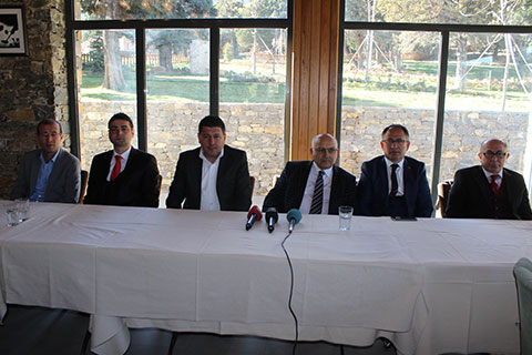 4 gazeteciye sarı basın kartı verildi