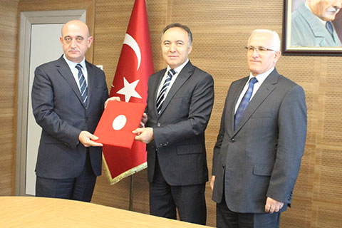 Hayırseverler Ortaokulu’na bir tuğla daha
