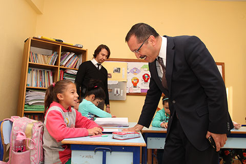 Rektör Bağ’dan Görme Engelliler Okulu’na ziyaret