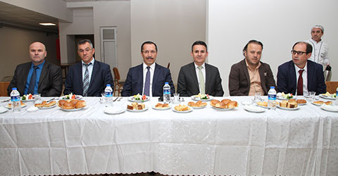 denizli-pau-rektor-tip-ogrencileri-ile-birarada-1