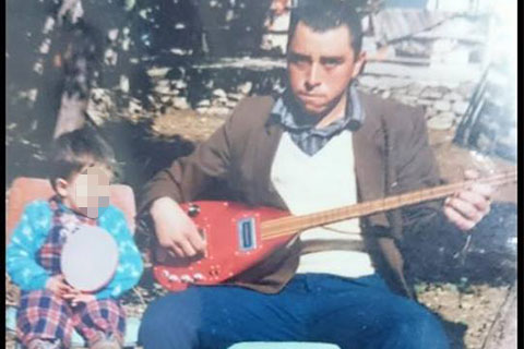 Devrilen traktörün altında kalarak öldü