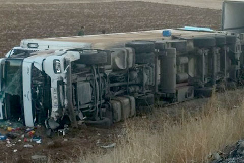 Acıpayam’da TIR kazası: 1 yaralı
