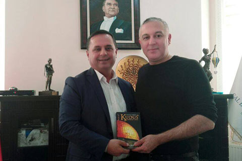 İsviçre’den Çal’a kitap desteği