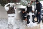 Jandarma ve polis kardan adamlar