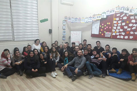 Başkan Özbaş’tan gençlere “Dükkan sizin”