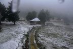 Bağbaşı Yaylası’na mevsimin ilk karı düştü