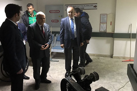 Vali Altıparmak, yangının ardından Servergazi Devlet Hastanesi’nde inceleme yaptı