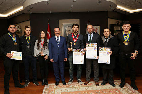 Tavas MYO’nun aşçı öğrencileri