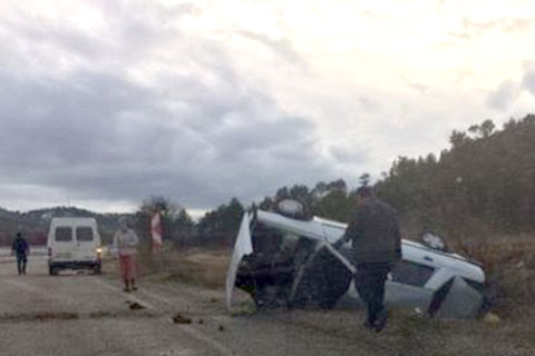 Acıpayam’da otomobil takla attı: 4 yaralı
