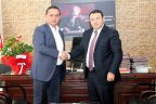 Çal kaymakamı Dinç göreve başladı