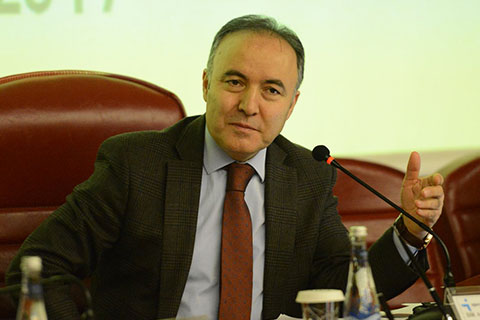 Vali Altıparmak: “Öğrencilere risk almayı öğretin”