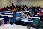 PAÜ’de kara çarşaflı gözetmen eşliğinde sınav