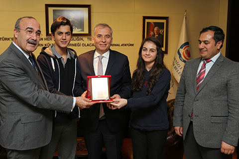 Öğrencilerden Başkan Zolan’a Hocalı teşekkürü