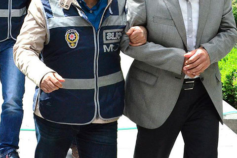 Acıpayam’da FETÖ’den 3 tutuklama