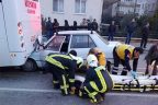 Albayrak’ta otomobil servise arkadan çarptı
