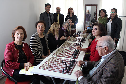 Alzheimer Derneği üyeleri için satranç kursu düzenlendi