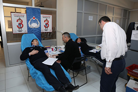 Hayat kurtarmak kanlarında var