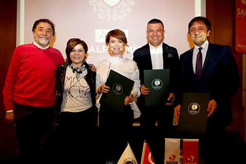 DEGİAD’da bu kez aşk konuşuldu