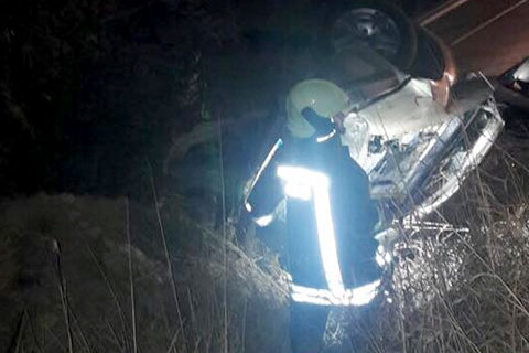 Sarayköy’de kontrolden çıkan otomobil tarlaya uçtu