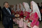 Halk oyunları ekibine Zolan morali