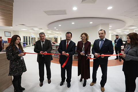 PAÜ kütüphanesi tamamen yenilenerek hizmete açıldı