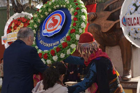 Özay Gönlüm ölümünün 17. yıldönümünde anıldı